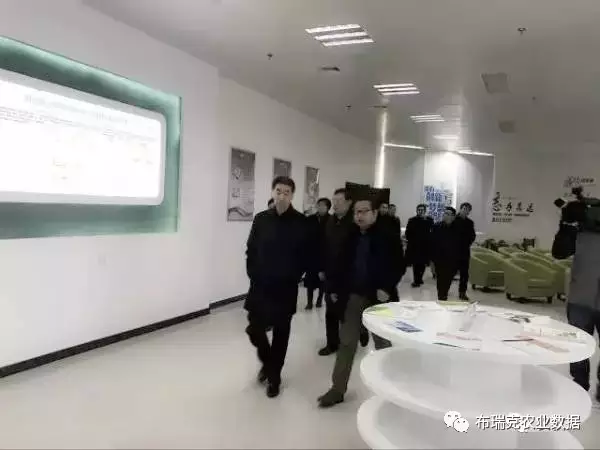 察布瑞克支持“互联网+农业”CQ9电子河南副省长王铁视(图6) 察布瑞克支持“互联网+农业”CQ9电子河南副省长王铁视(图6)